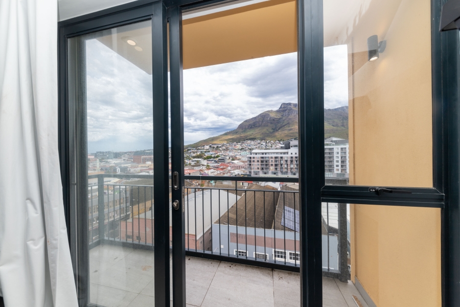 1 Bedroom Property for Sale in Woodstock Western Cape